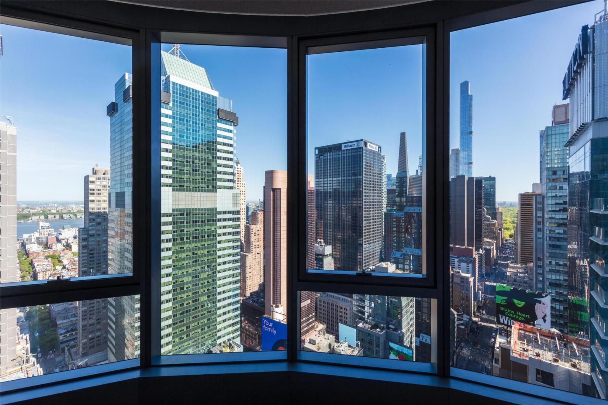 Tempo By Hilton Times Square Hotel 4*