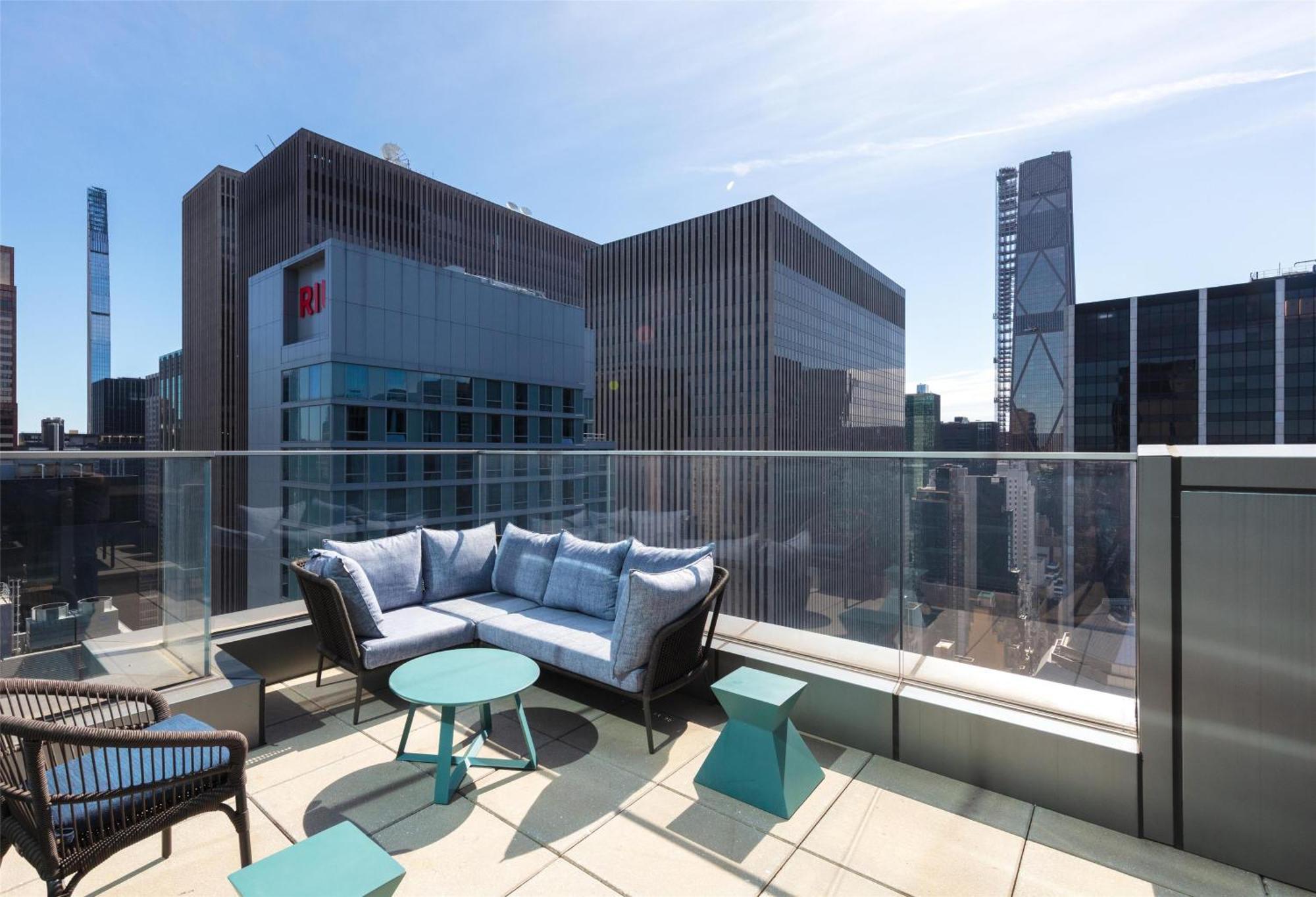 Tempo By Hilton Times Square 4*