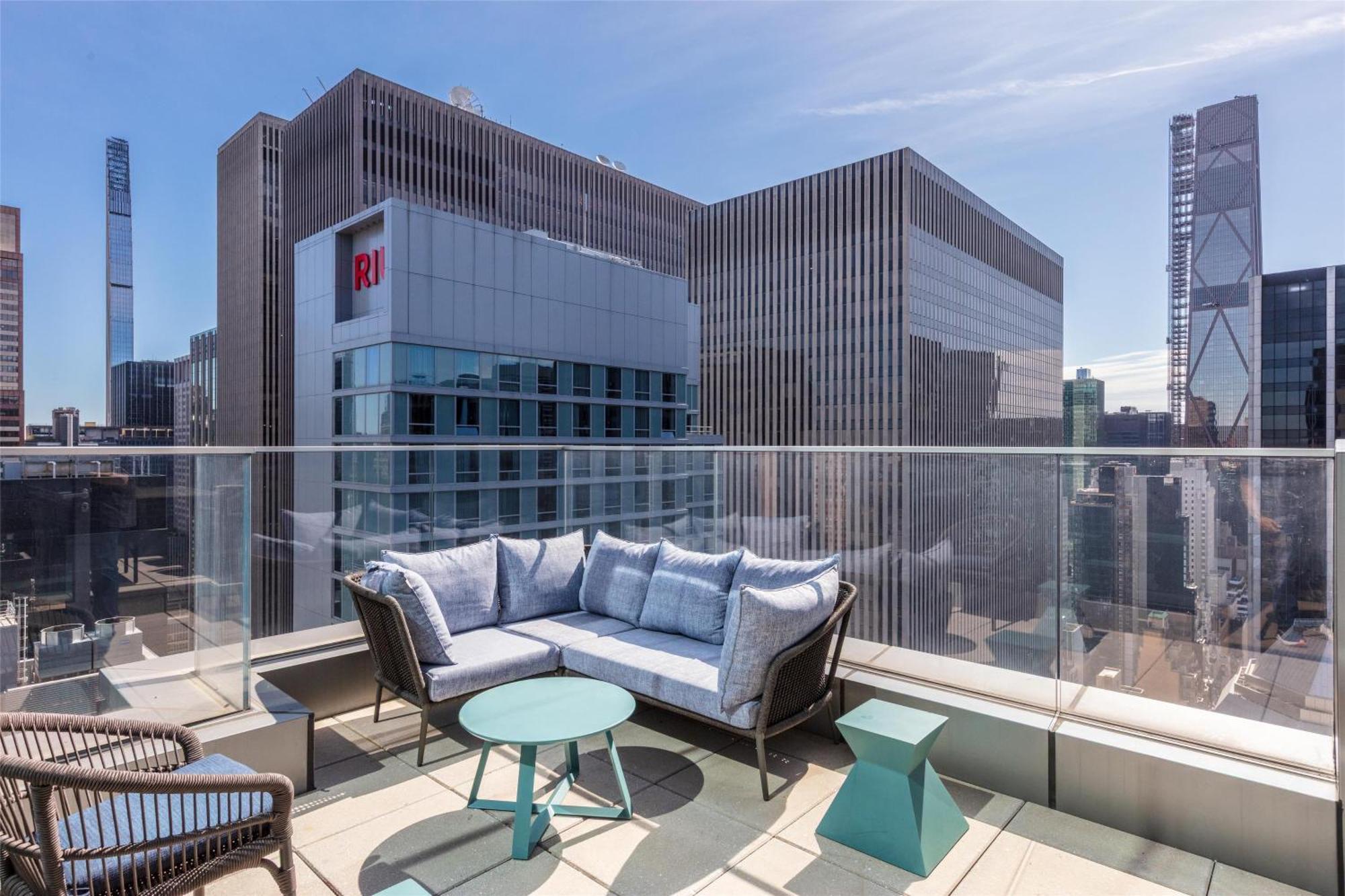 Tempo By Hilton Times Square Hotel 4*
